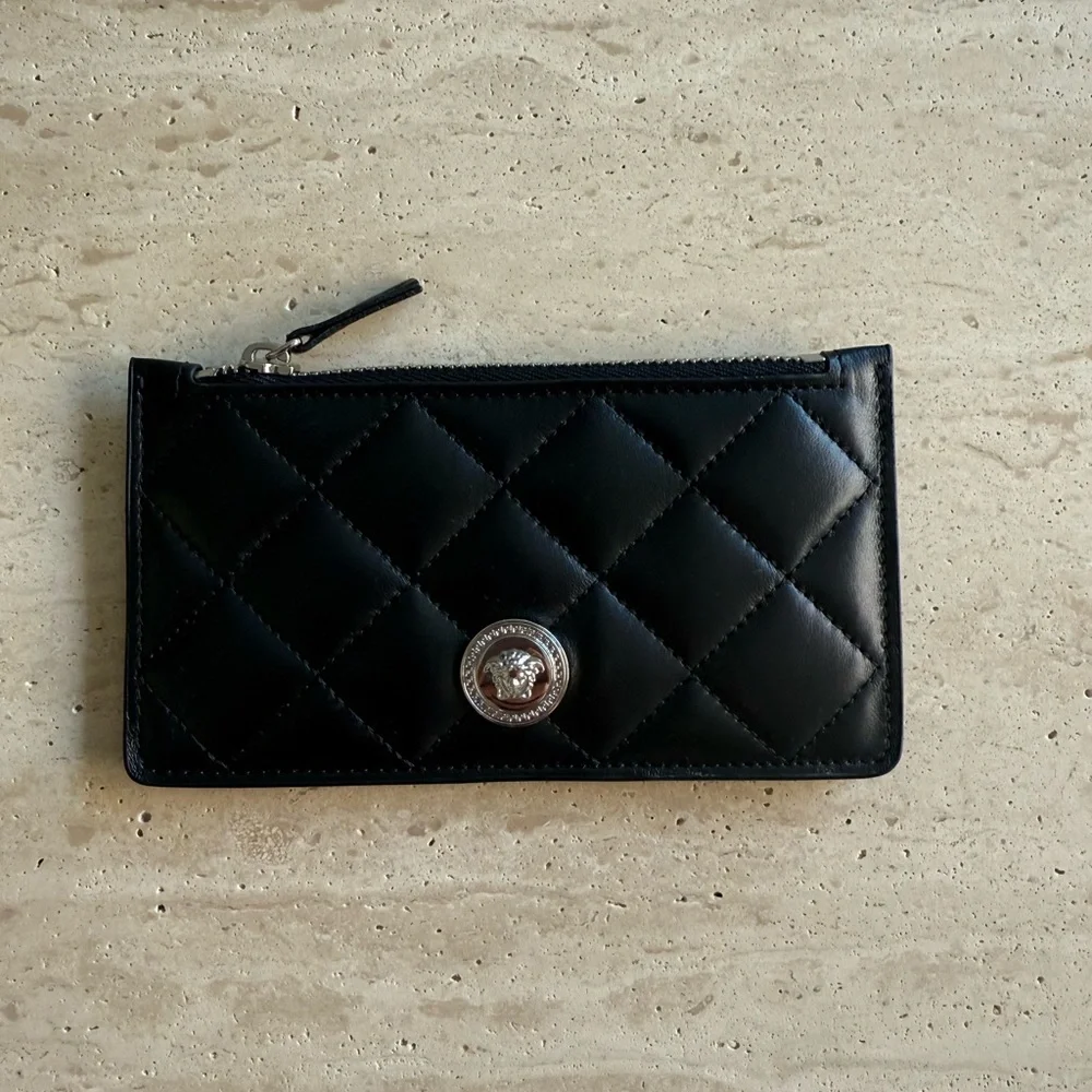 NWT VERSACE Black Quilted Leather Card Holder with Zipper